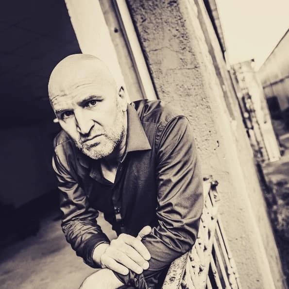 Der Schauspieler im Fenster